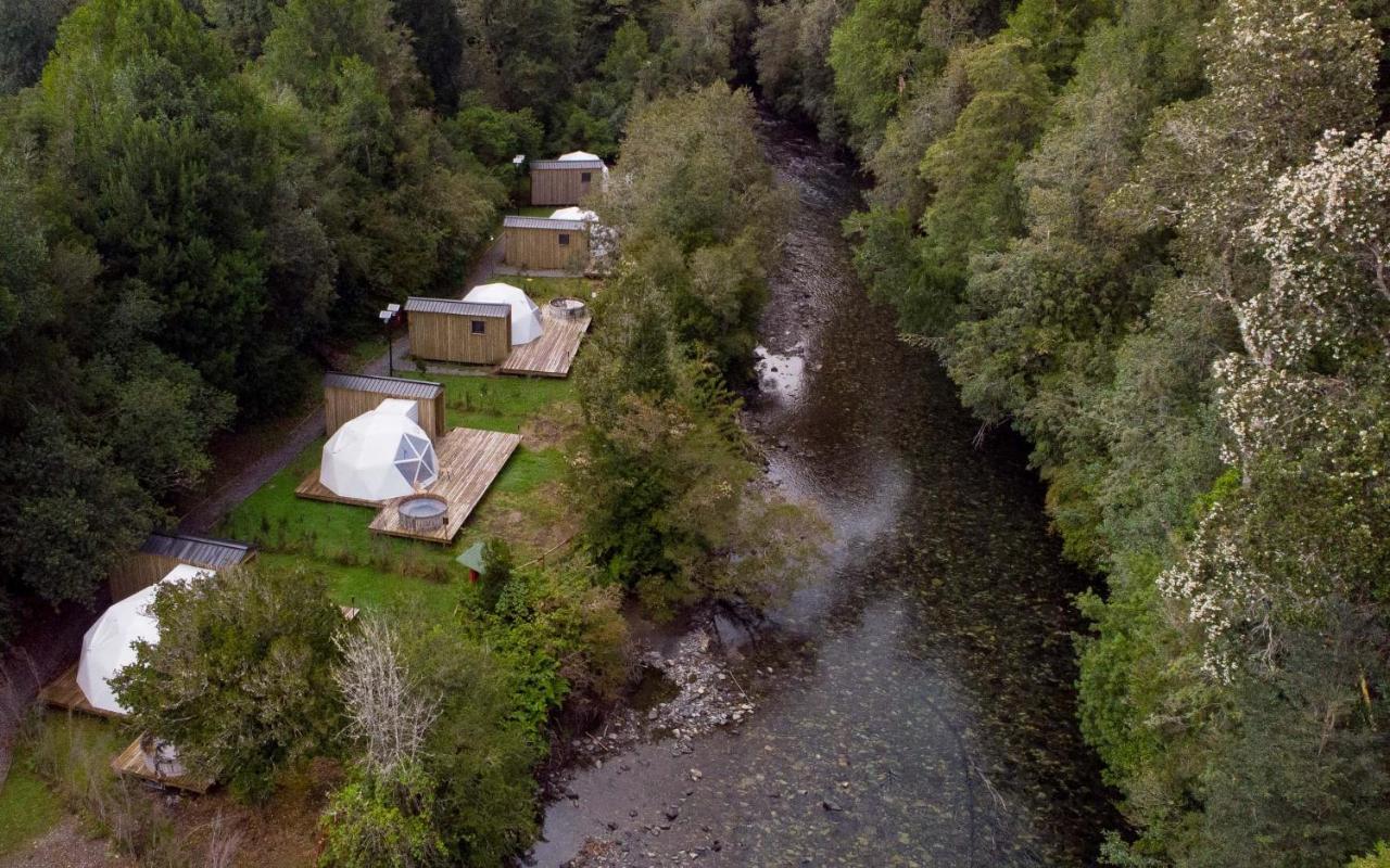 Вилла Termas De Aguas Calientes Пуеуэ Экстерьер фото